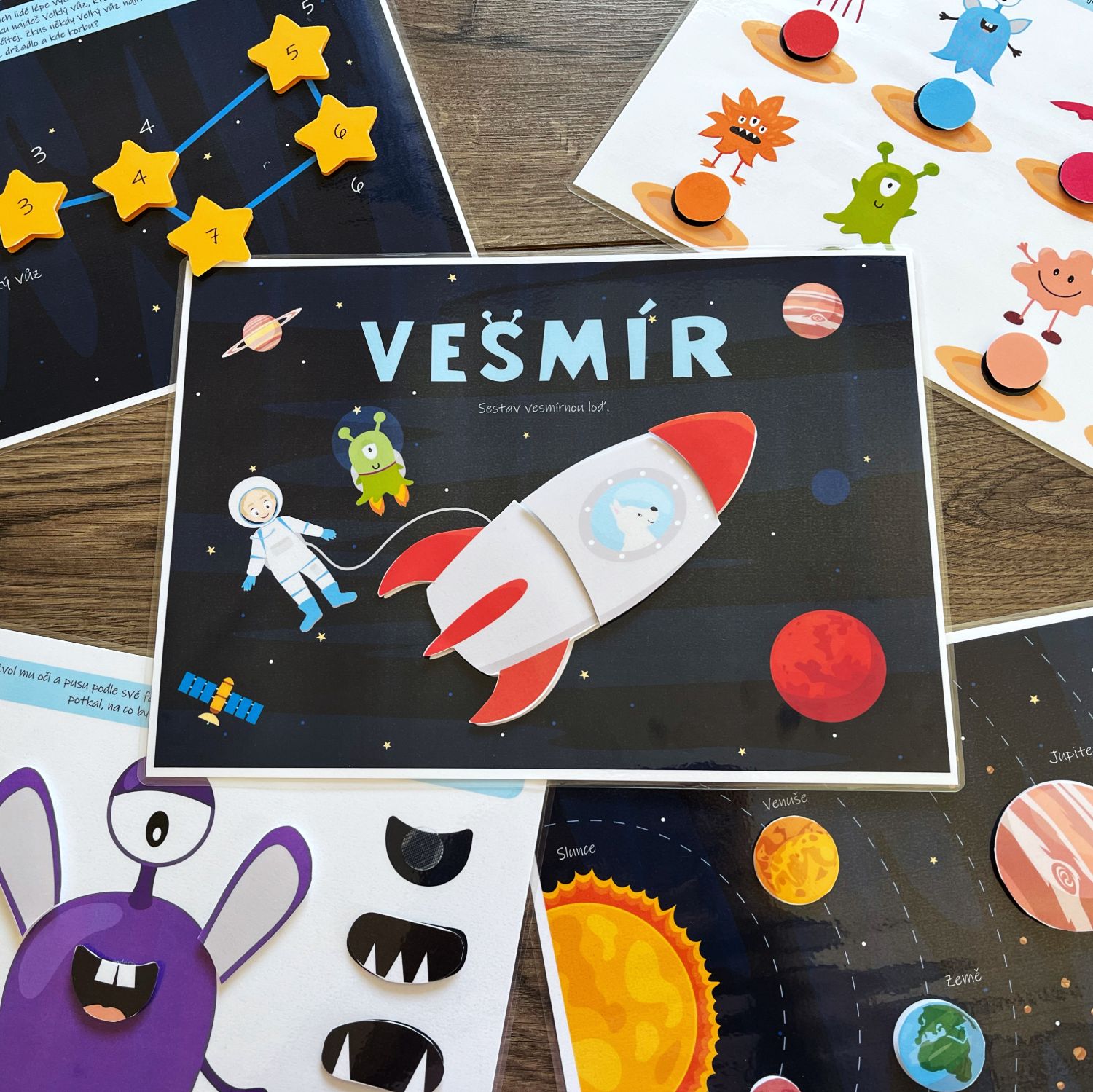Knížka na suchý zip Vesmír, PDF