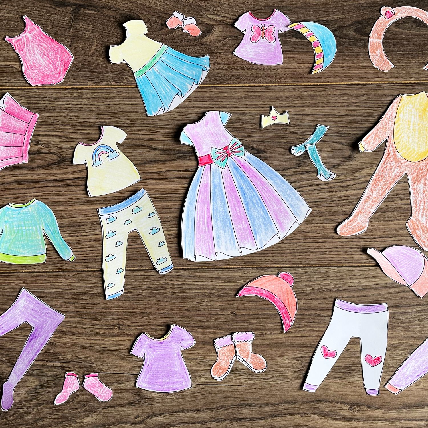 Oblékací panáčci k vybarvení, PDF